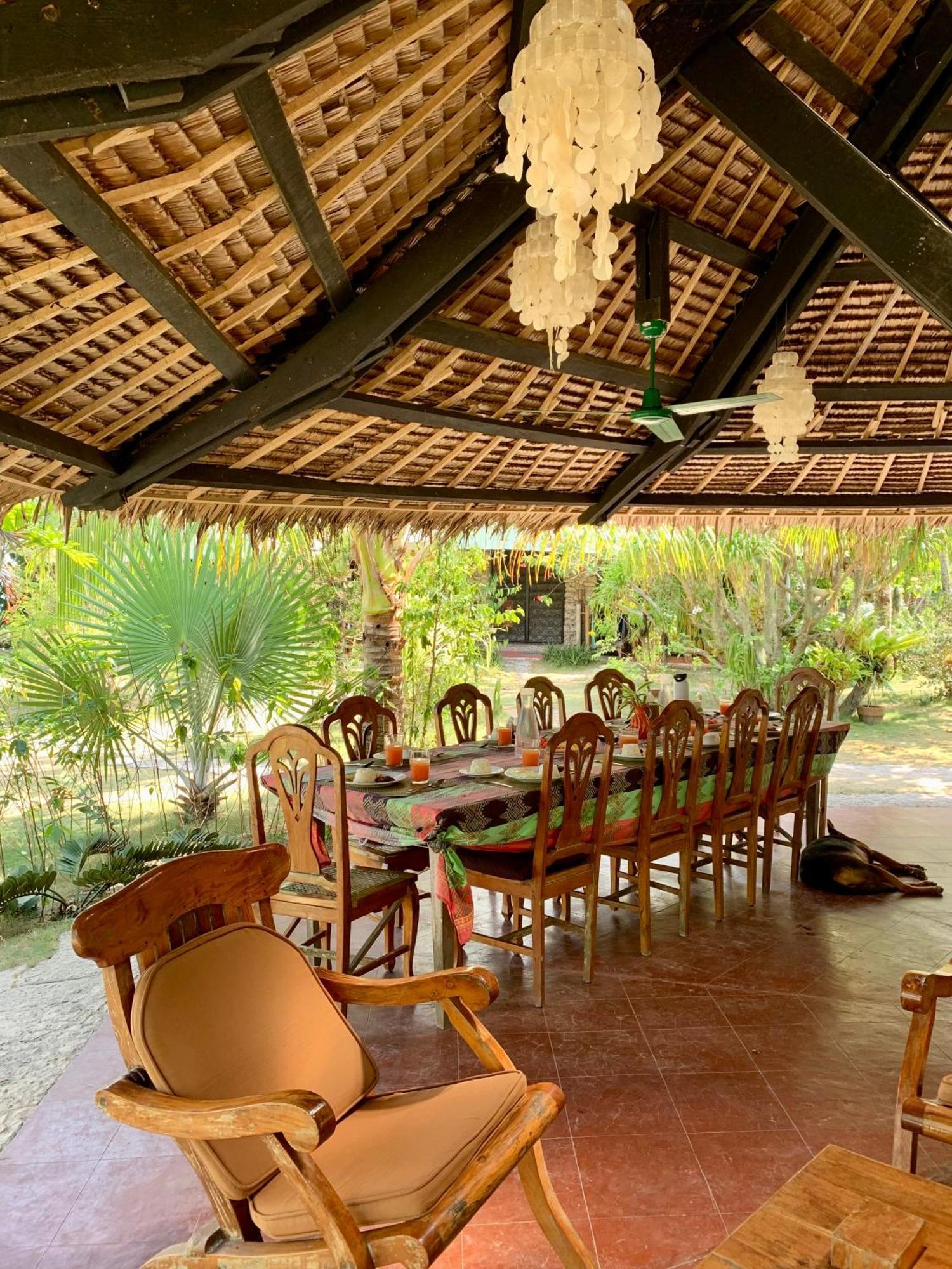 Ravenala Beach Bungalows Моалбоал Екстер'єр фото